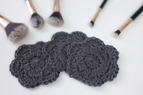 Charcoal Flower Face Scrubbies