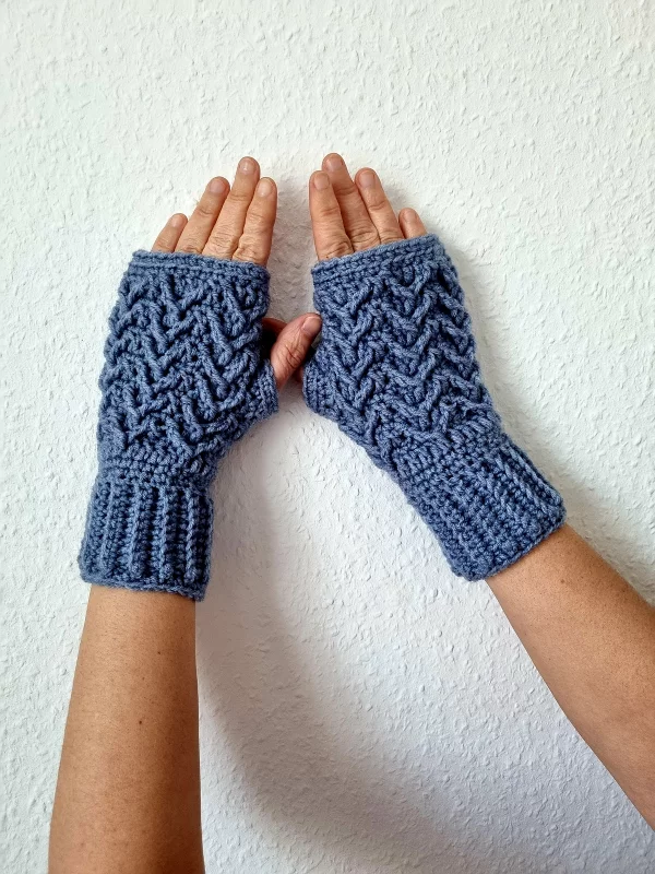 Hygge Arrow Gloves