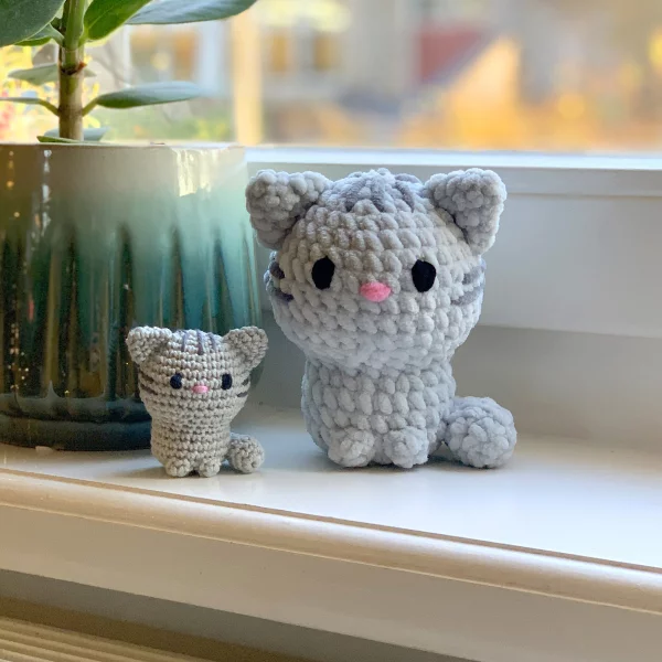 Lily the Cat Amigurumi