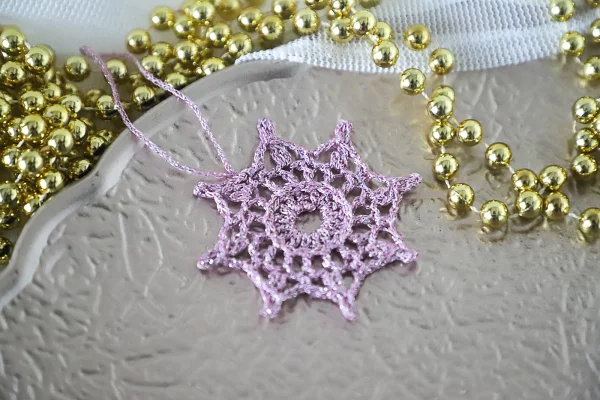 Super quick and easy crochet snowflake