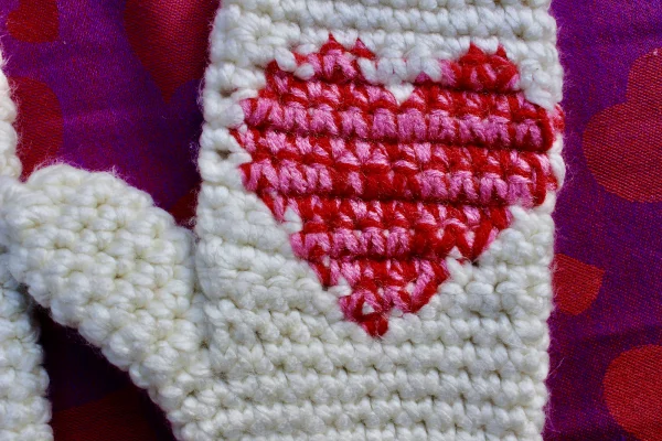 Tangled Heart Mitten