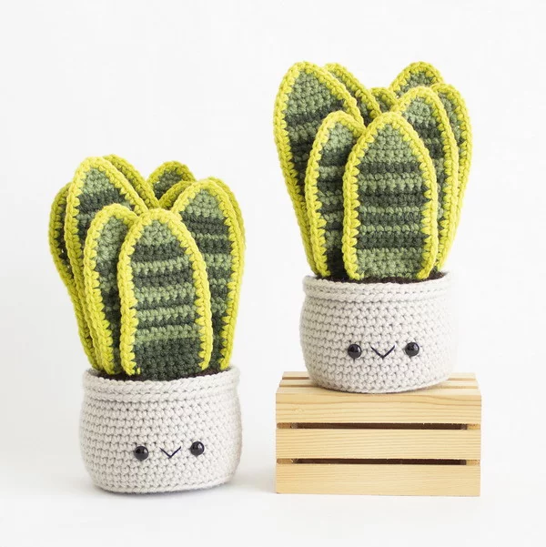 Amigurumi Snake Plant