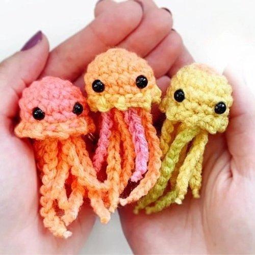 Cute Baby Jellyfish - Free Crochet Amigurumi Pattern