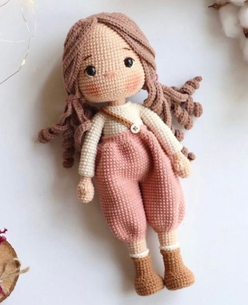 Adorable Crochet Doll: Free Amigurumi Pattern